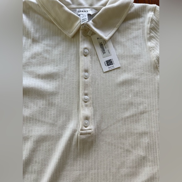 🆕 SPANX Cream Ribbed Polo Top - Picture 3 of 8